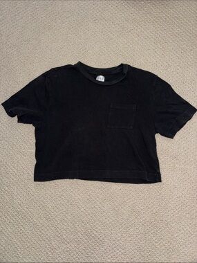 GAP Black Cropped Pocket Tee